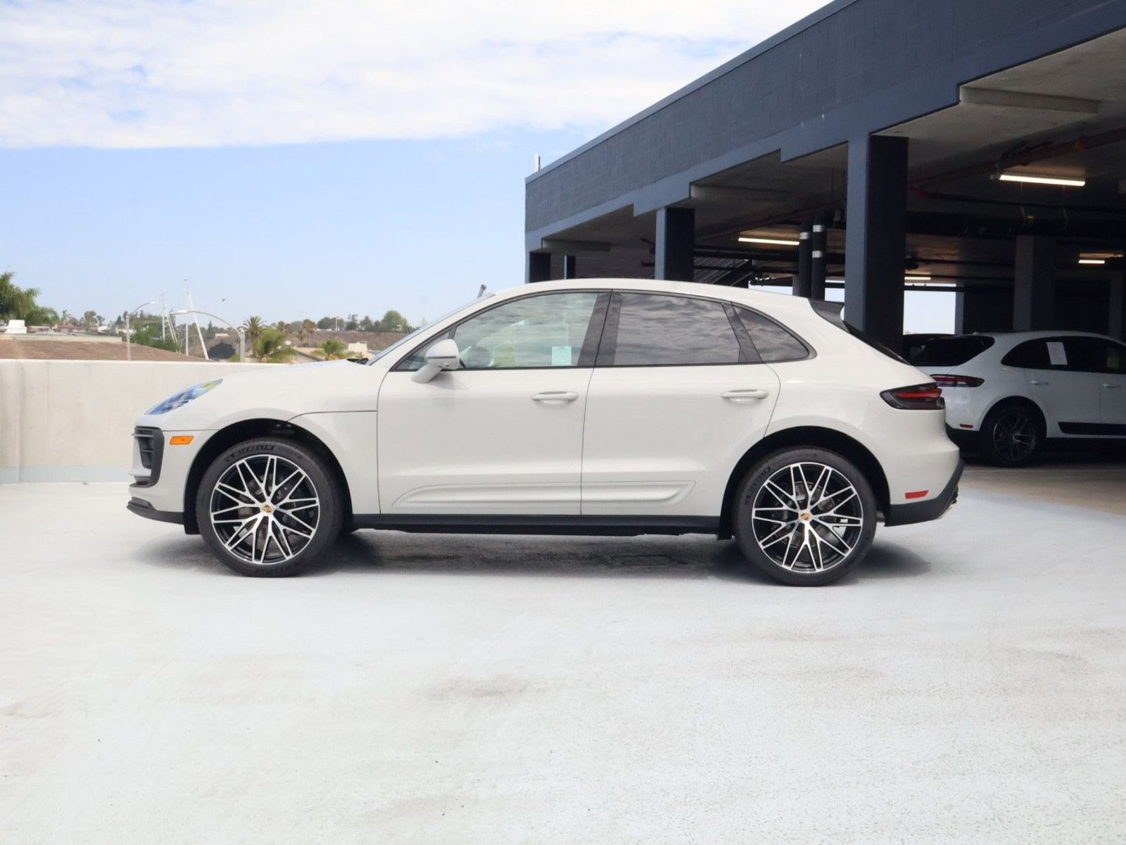 New 2026 Porsche Macan AWD/4WD video 2