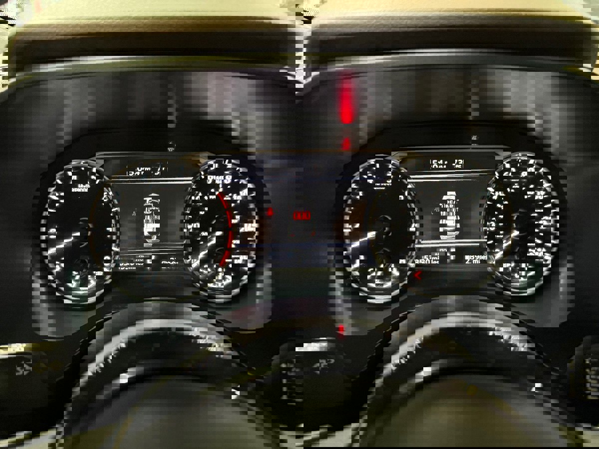 Used 2023 Nissan Rogue SV image 15