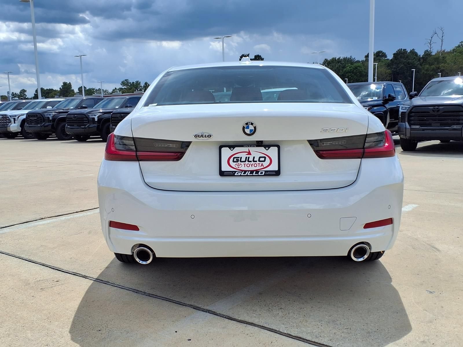 Used 2026 BMW 330i Sedan w/ Premium Package RWD image 6