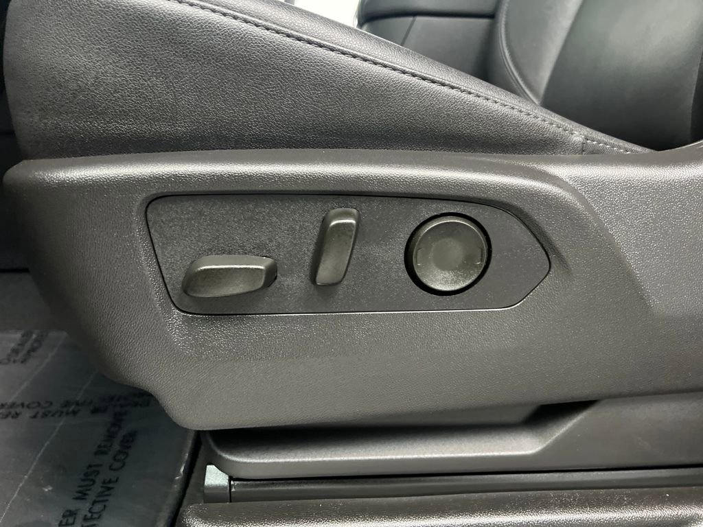 Used 2025 Chevrolet Tahoe LT image 10