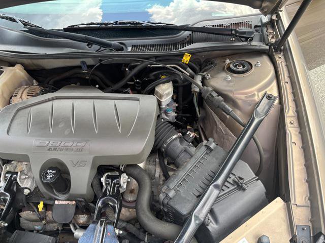 Used 2006 Pontiac Grand Prix w/ Preferred Package FWD image 26