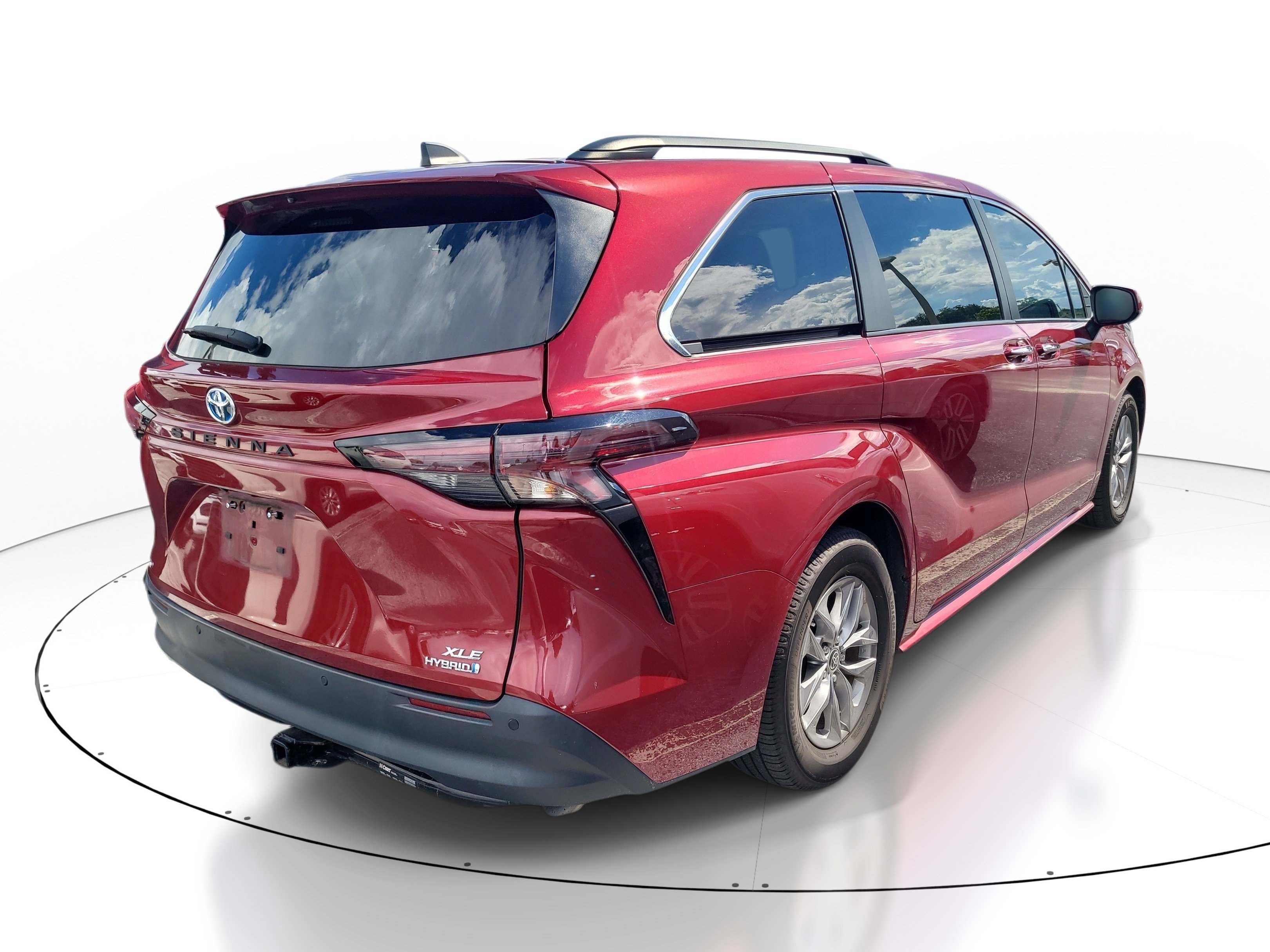 Used 2023 Toyota Sienna XLE w/ XLE Plus Package AWD/4WD image 7