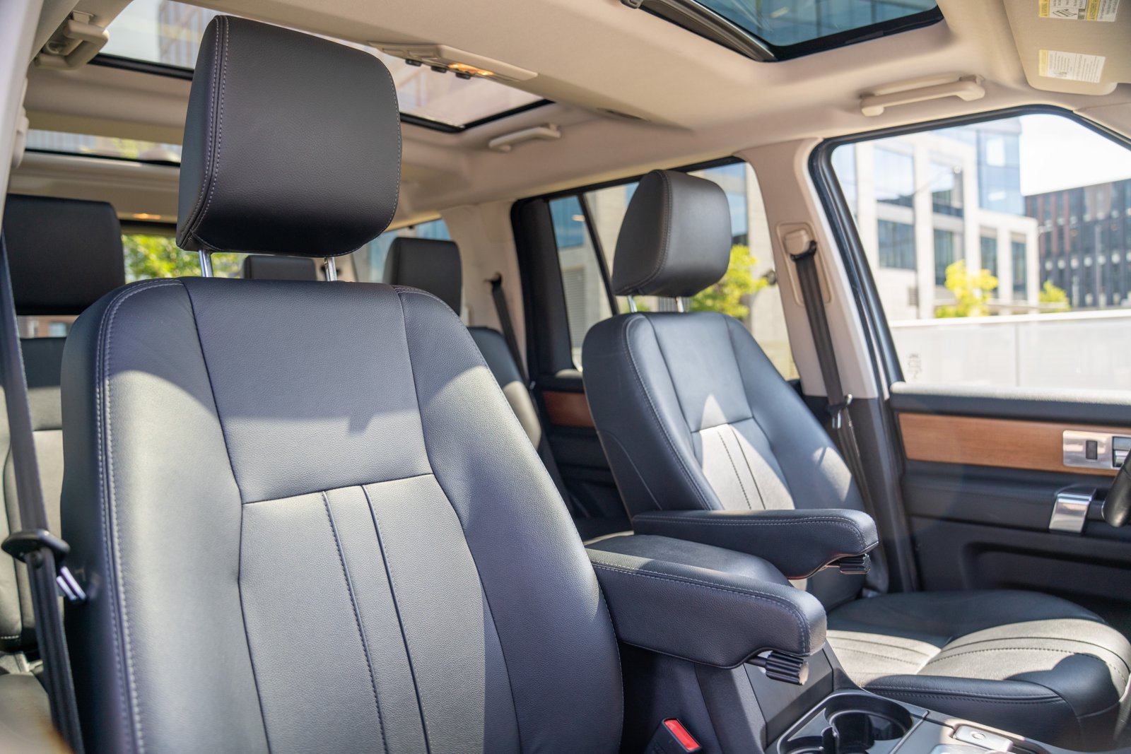 Used 2014 Land Rover LR4 HSE AWD/4WD image 27