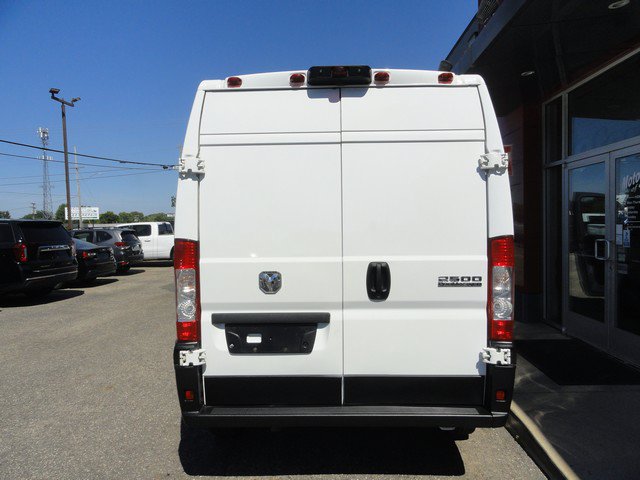 Used 2025 RAM ProMaster 2500 w/ Convenience Group FWD image 4