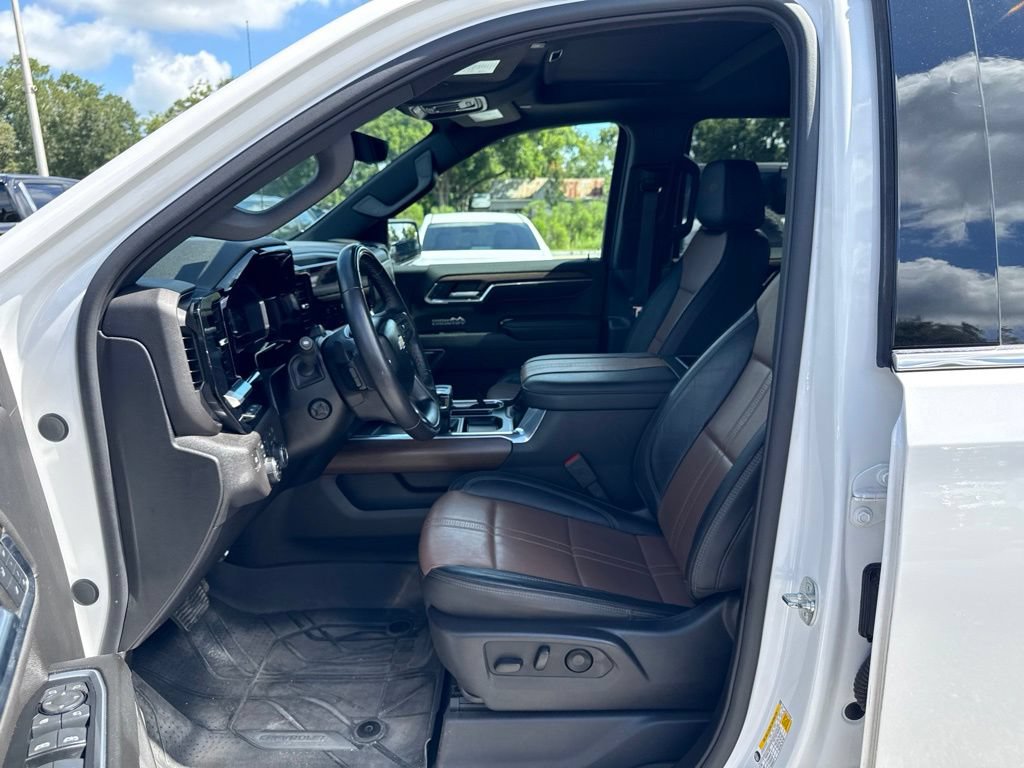 Used 2024 Chevrolet Silverado 1500 High Country AWD/4WD image 12