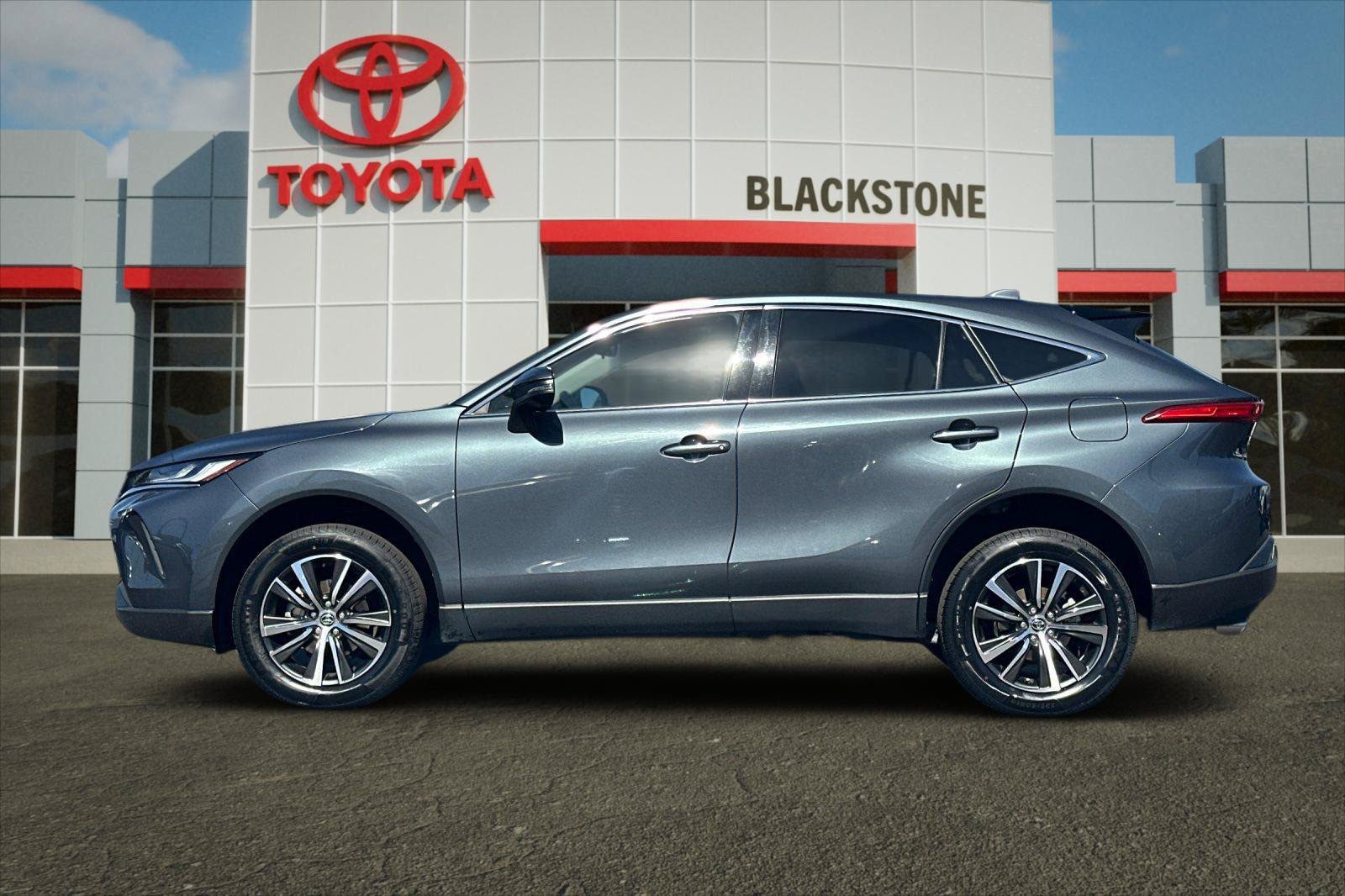 Used 2024 Toyota Venza LE AWD/4WD image 6