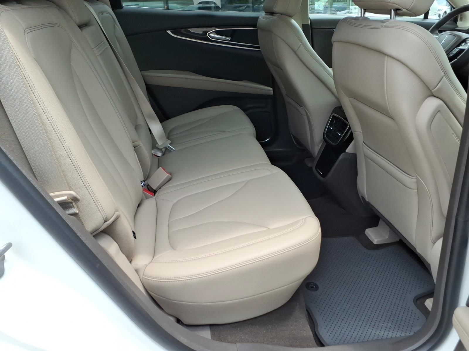 Used 2023 Lincoln Nautilus AWD w/ Premium Package image 27