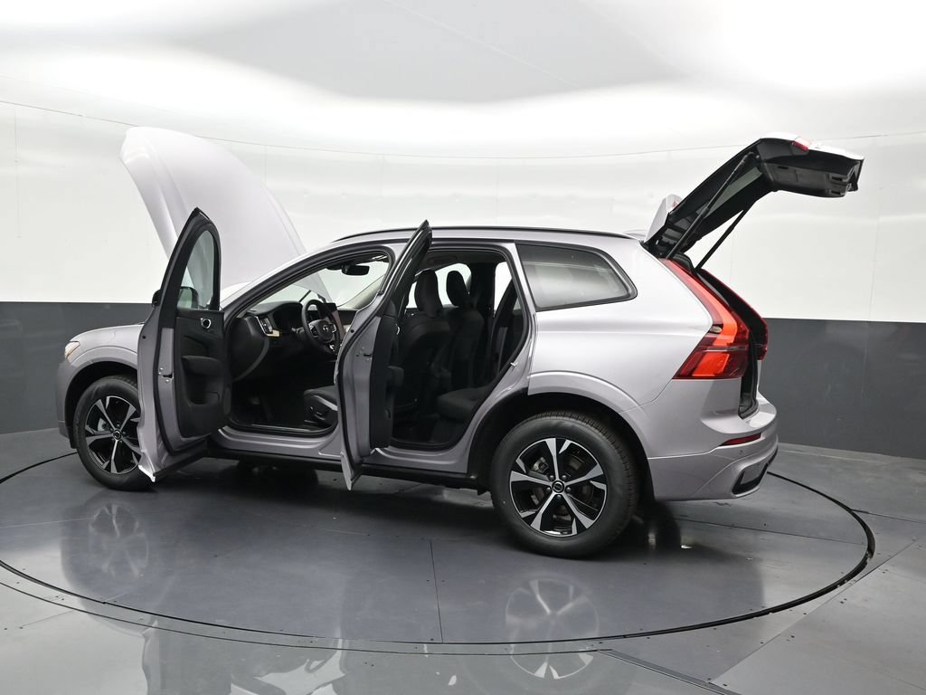 New 2026 Volvo XC60 B5 Core AWD/4WD image 32