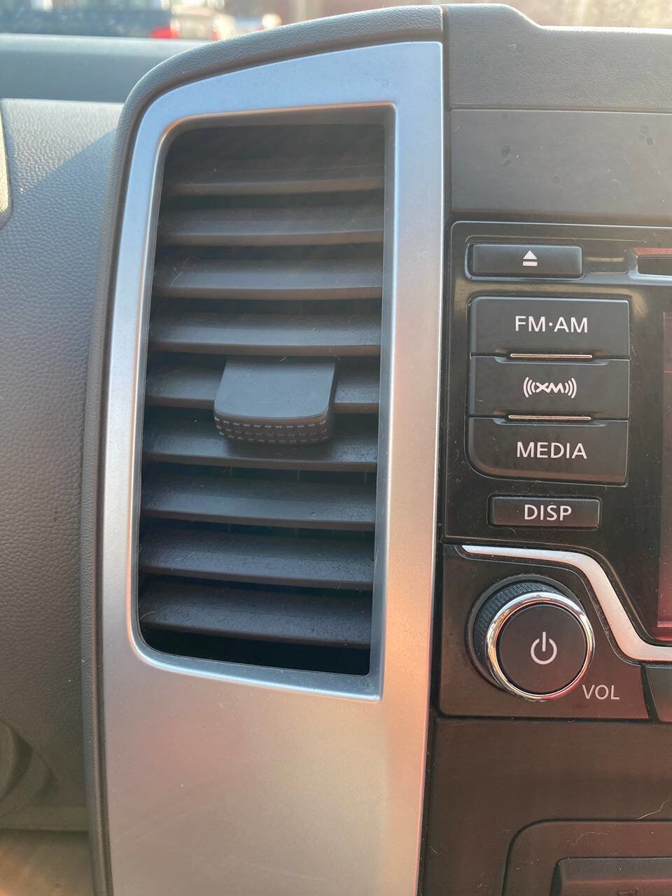 Used 2016 Nissan Frontier SV image 25