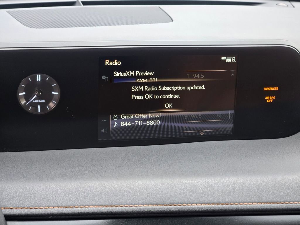 Used 2019 Lexus UX 200 w/ Accessory Package FWD image 18