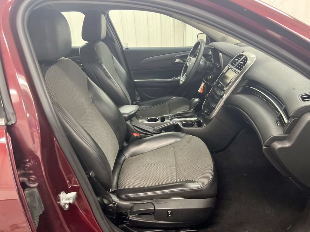 Used 2015 Chevrolet Malibu LT FWD image 19