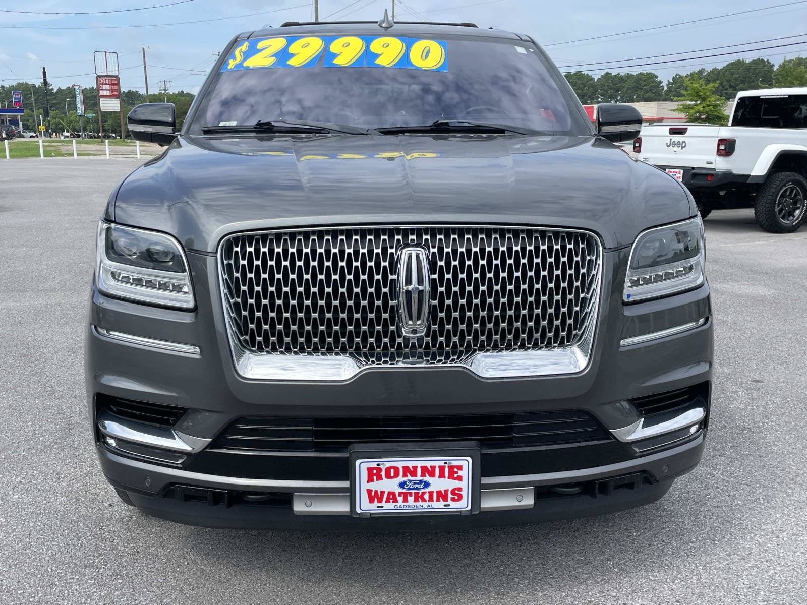 Used 2018 Lincoln Navigator Reserve w/ Technology Package AWD/4WD image 10