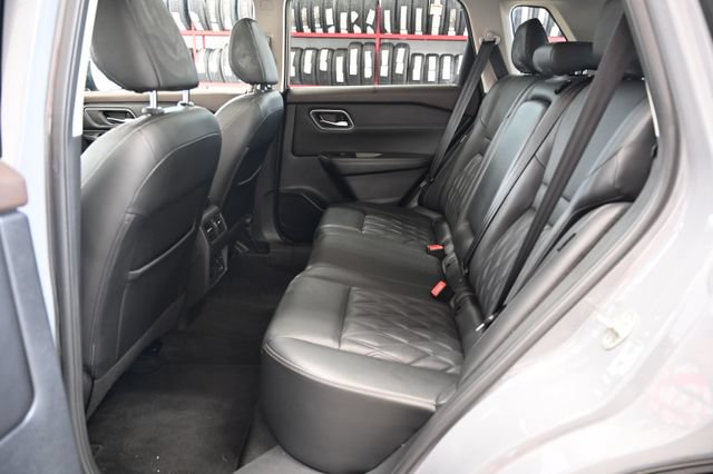 Used 2021 Nissan Rogue Platinum FWD image 12