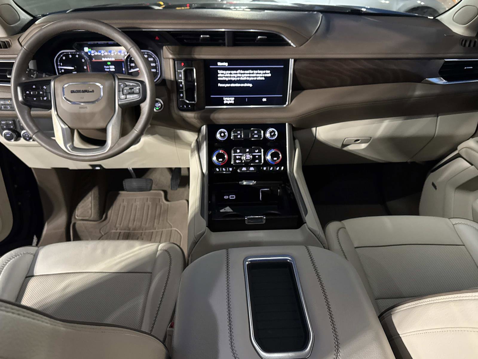 Used 2021 GMC Yukon XL Denali image 13