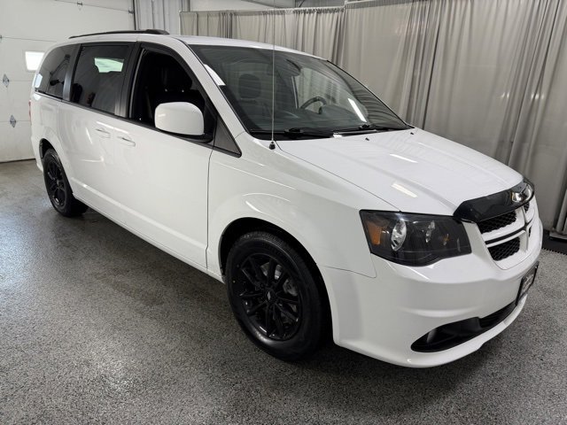 Used 2019 Dodge Grand Caravan GT image 3