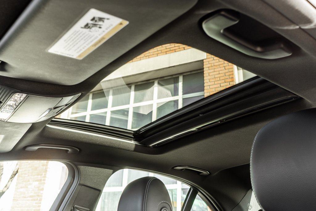 Used 2018 Mercedes-Benz C 300 4MATIC Sedan image 11