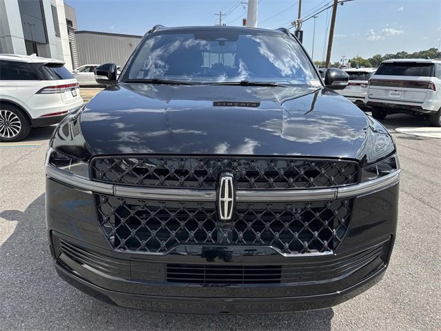 New 2025 Lincoln Navigator Reserve w/ Jet Appearance Package image 2