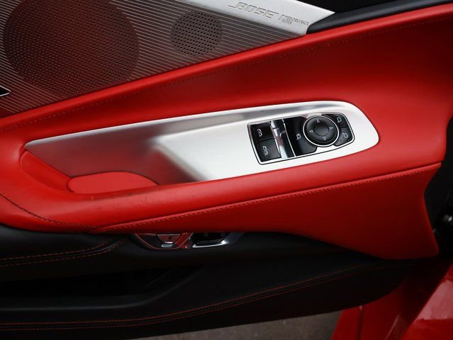 Used 2021 Chevrolet Corvette Stingray Premium Cpe w/ Z51 Performance Package image 19