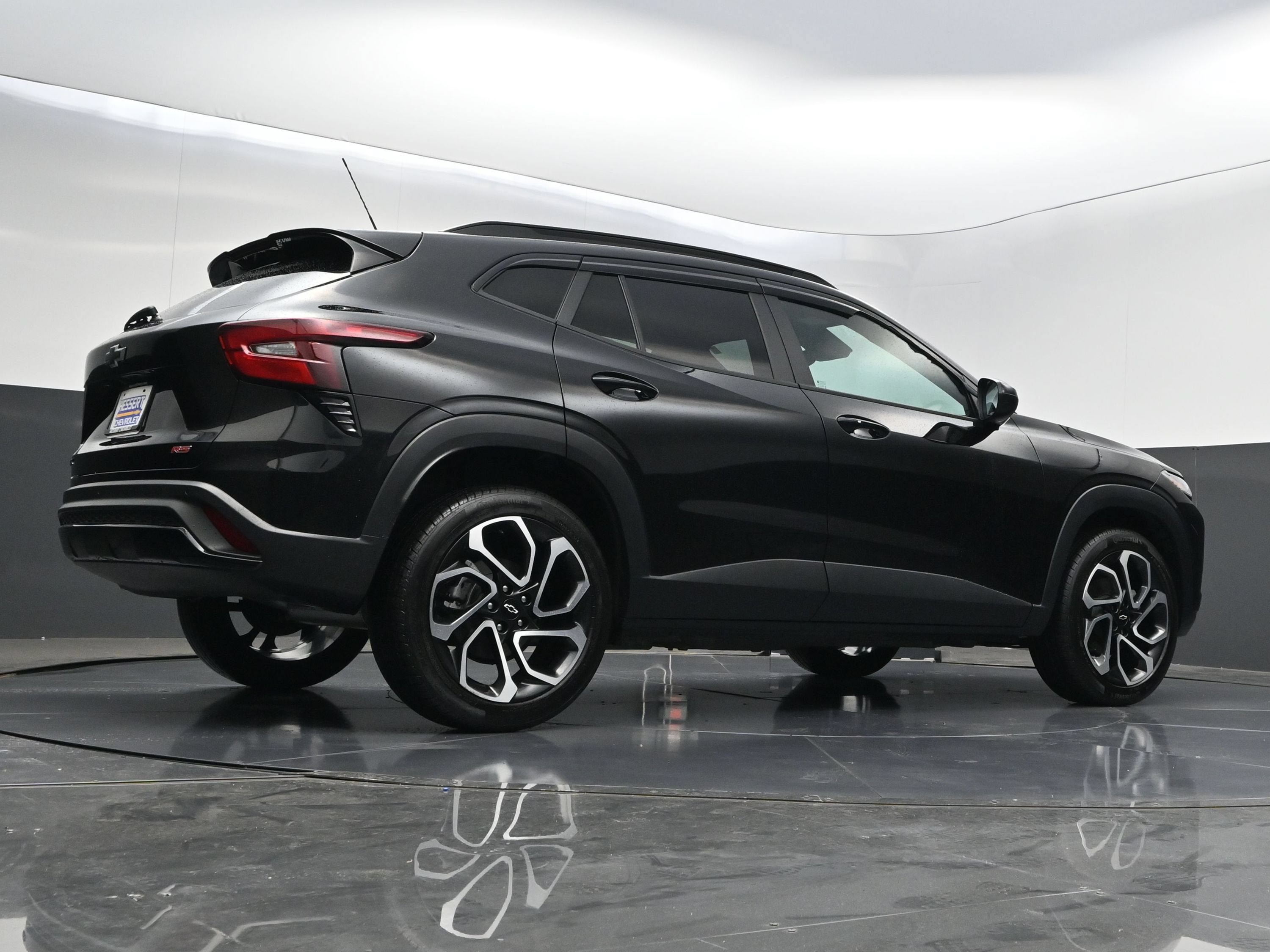 Used 2024 Chevrolet Trax RS w/ Driver Confidence Package FWD image 36