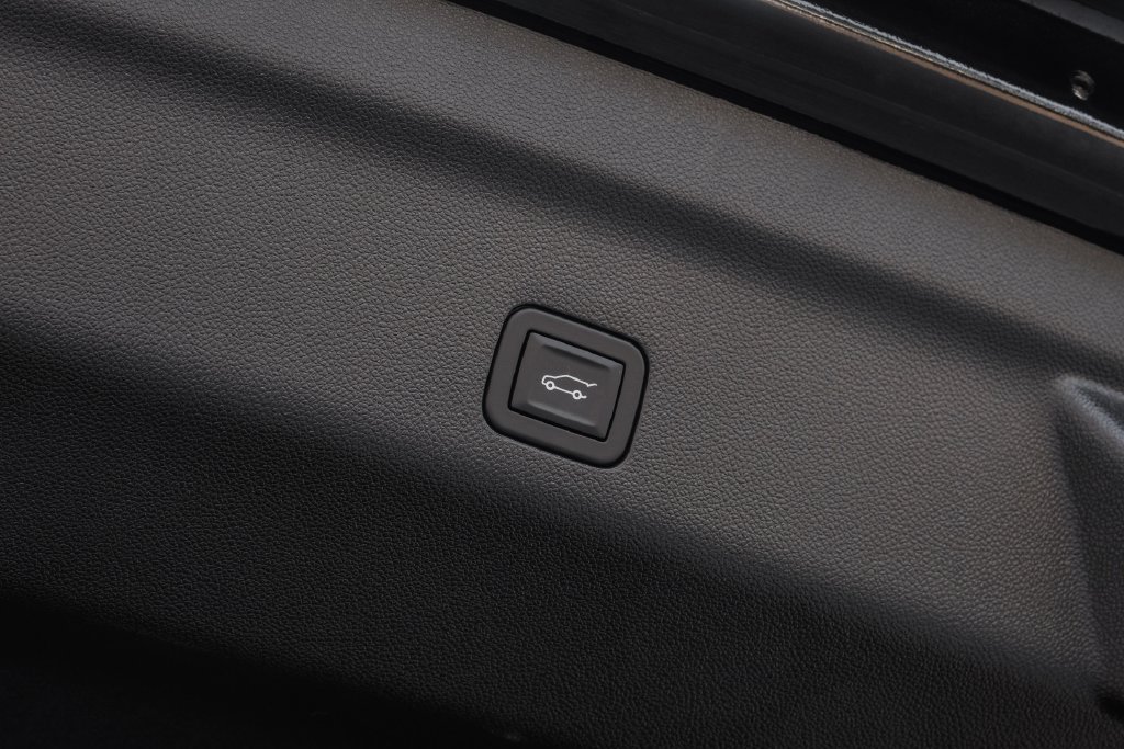 Used 2026 Chevrolet Suburban Premier RWD image 59