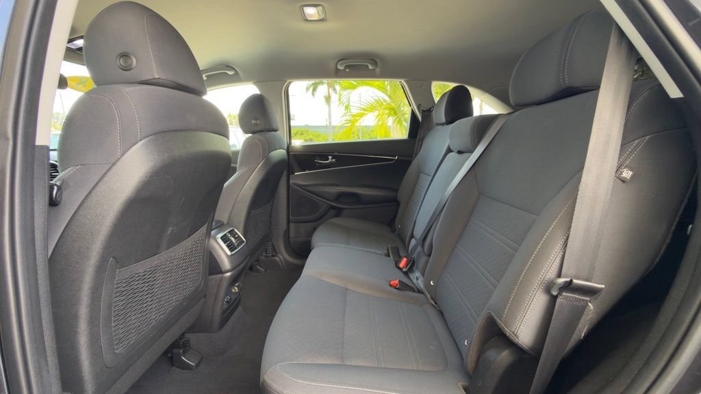 Used 2018 Kia Sorento FWD image 15