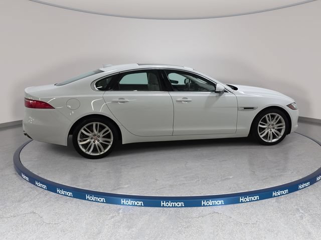 Used 2016 Jaguar XF Prestige AWD/4WD image 5