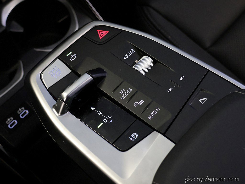 Used 2025 BMW X1 xDrive28i w/ Technology Package image 24