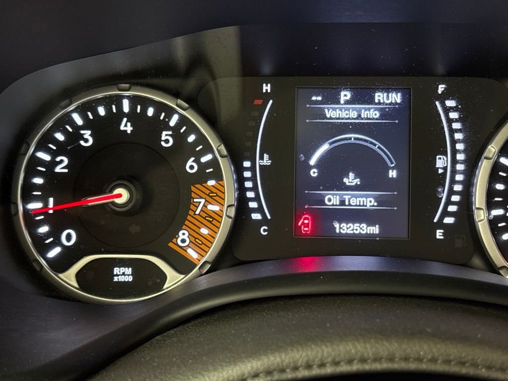 Used 2023 Jeep Renegade Latitude AWD/4WD image 27