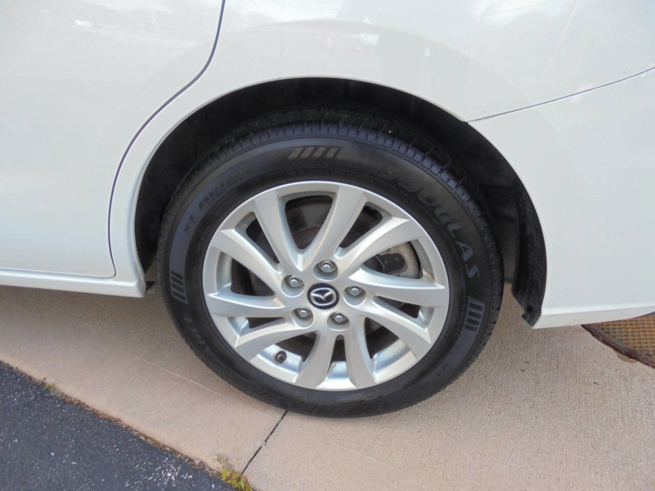 Used 2015 MAZDA MAZDA5 Sport FWD image 26