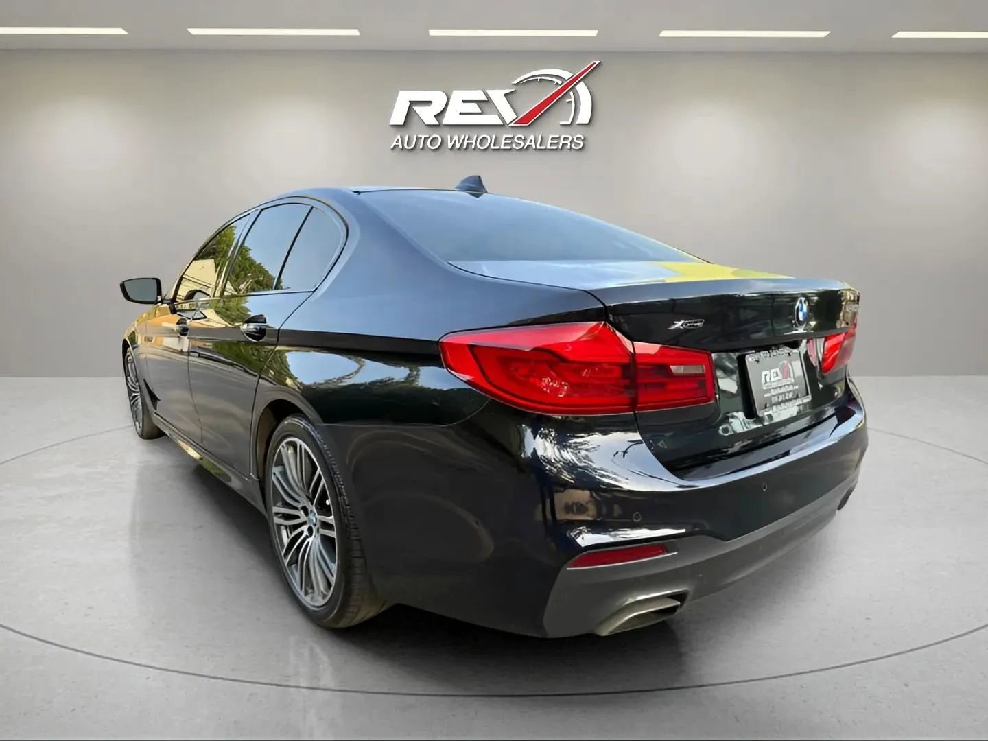 Used 2018 BMW 540i xDrive image 38