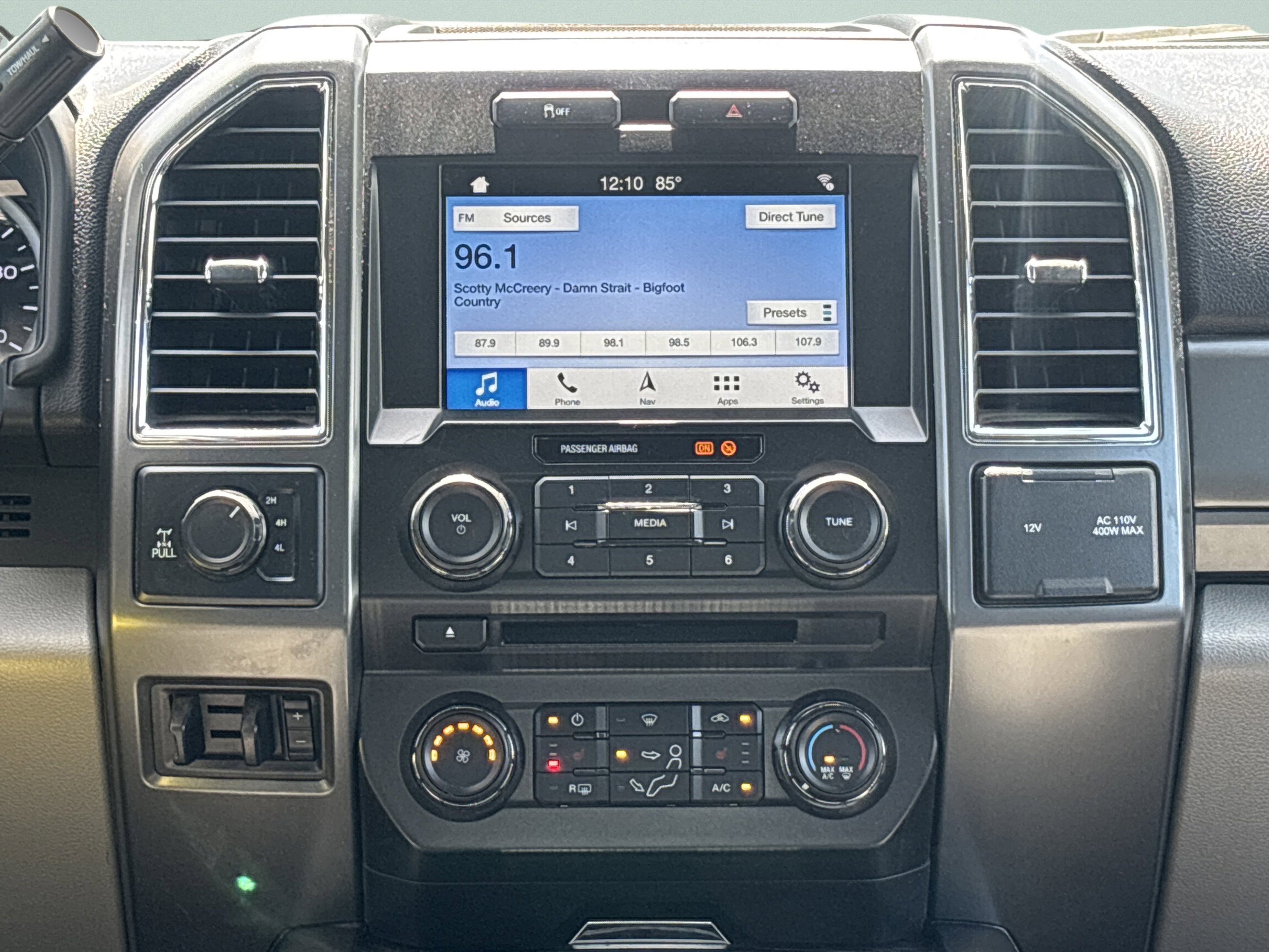 Used 2018 Ford F250 XLT w/ XLT Premium Package AWD/4WD image 18