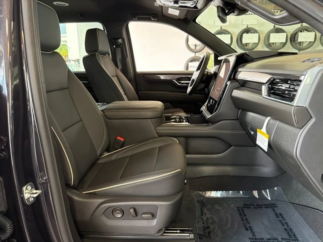 New 2026 GMC Yukon XL Elevation w/ LPO, Elevation Black Package AWD/4WD image 25