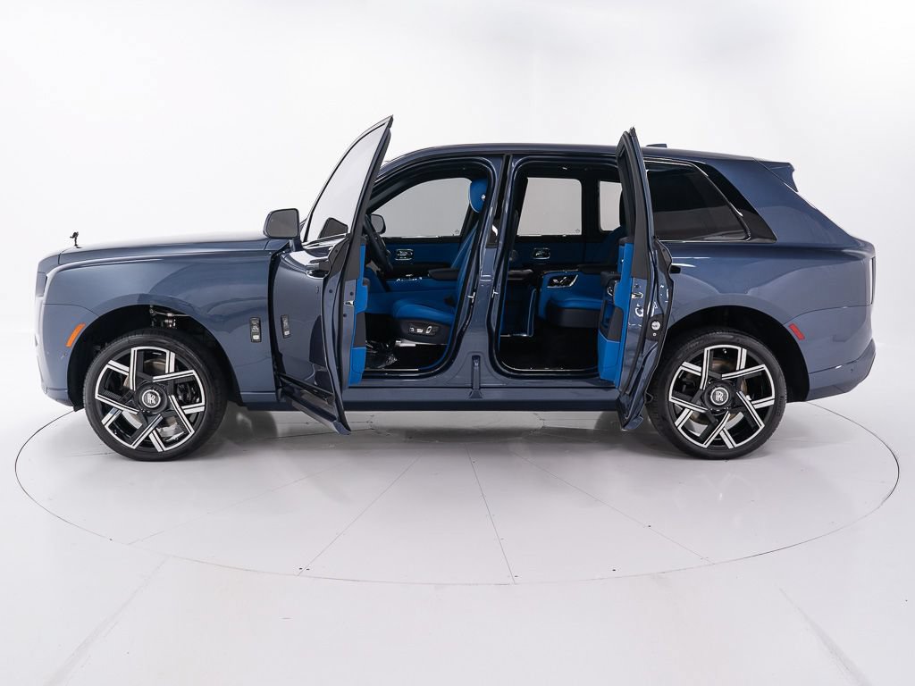 Certified 2025 Rolls-Royce Cullinan Black Badge AWD/4WD image 9