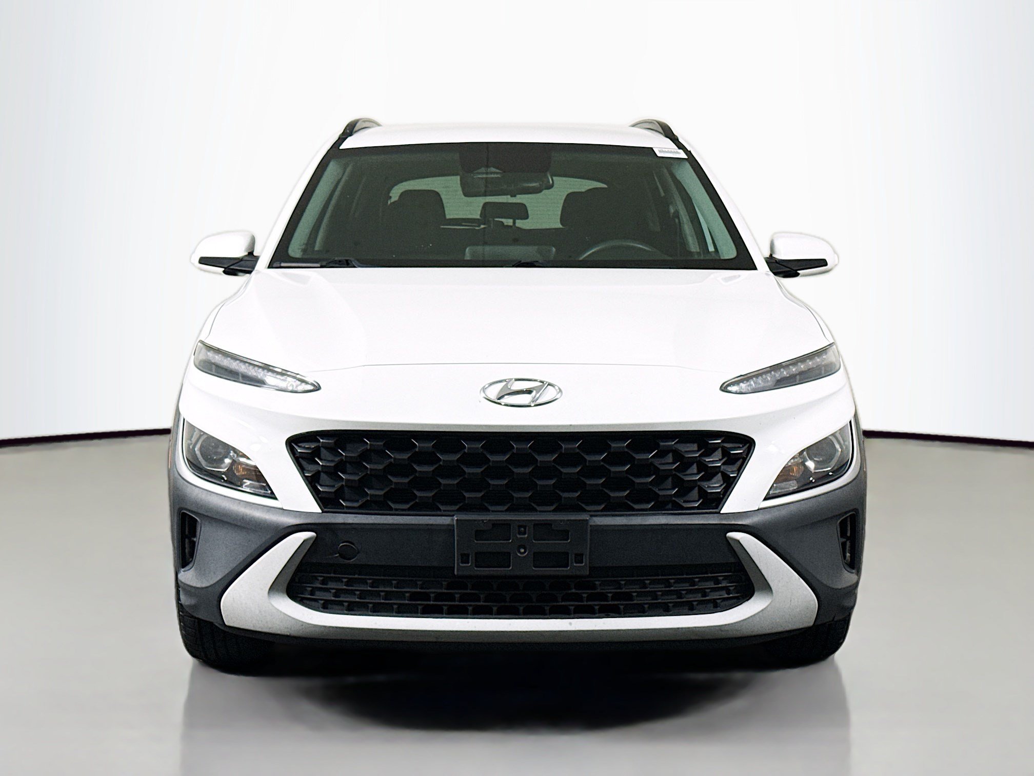 Used 2022 Hyundai Kona SEL FWD image 2
