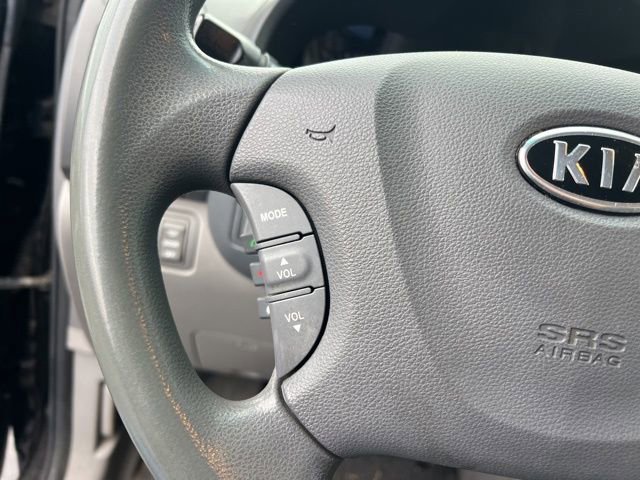 Used 2012 Kia Sedona LX image 14