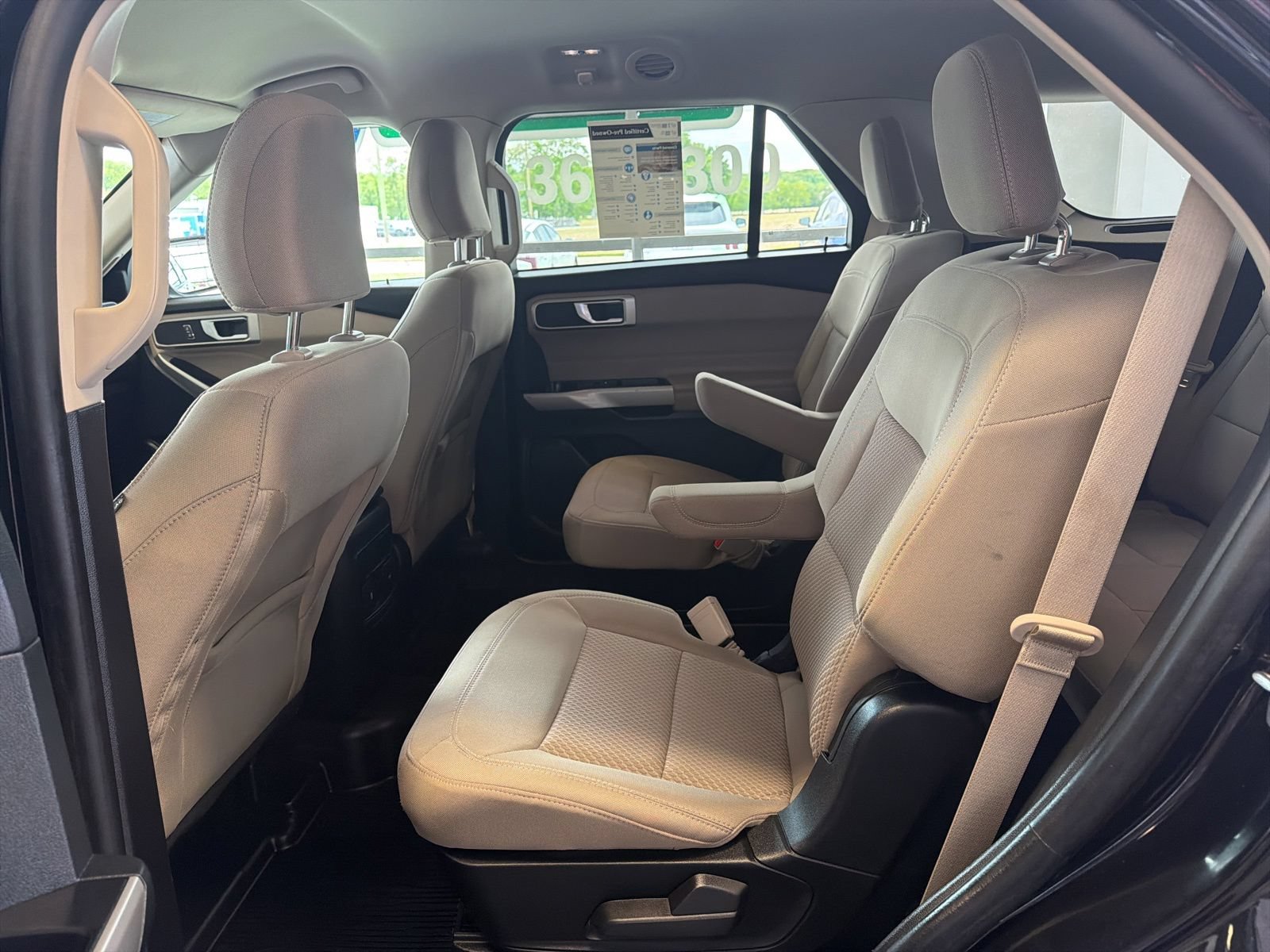 Used 2023 Ford Explorer XLT AWD/4WD image 15