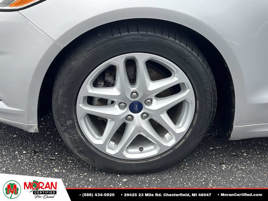 Used 2016 Ford Fusion SE FWD image 9