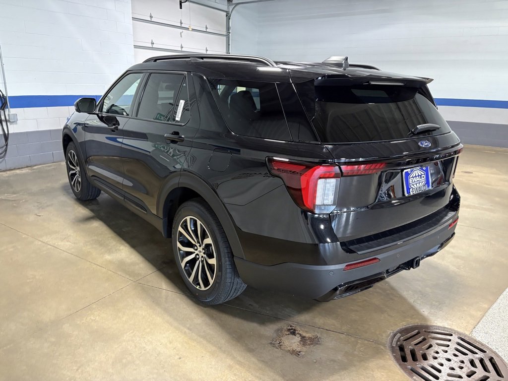 New 2026 Ford Explorer ST-Line image 6