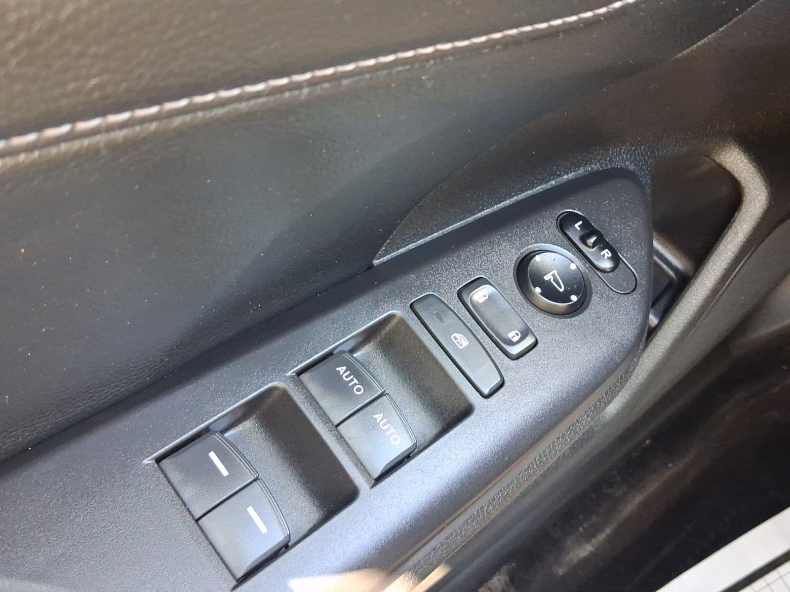 Used 2019 Honda Civic Touring image 13