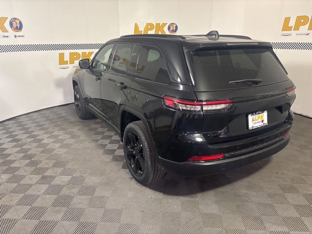 New 2025 Jeep Grand Cherokee Limited w/ Black Appearance Package image 8