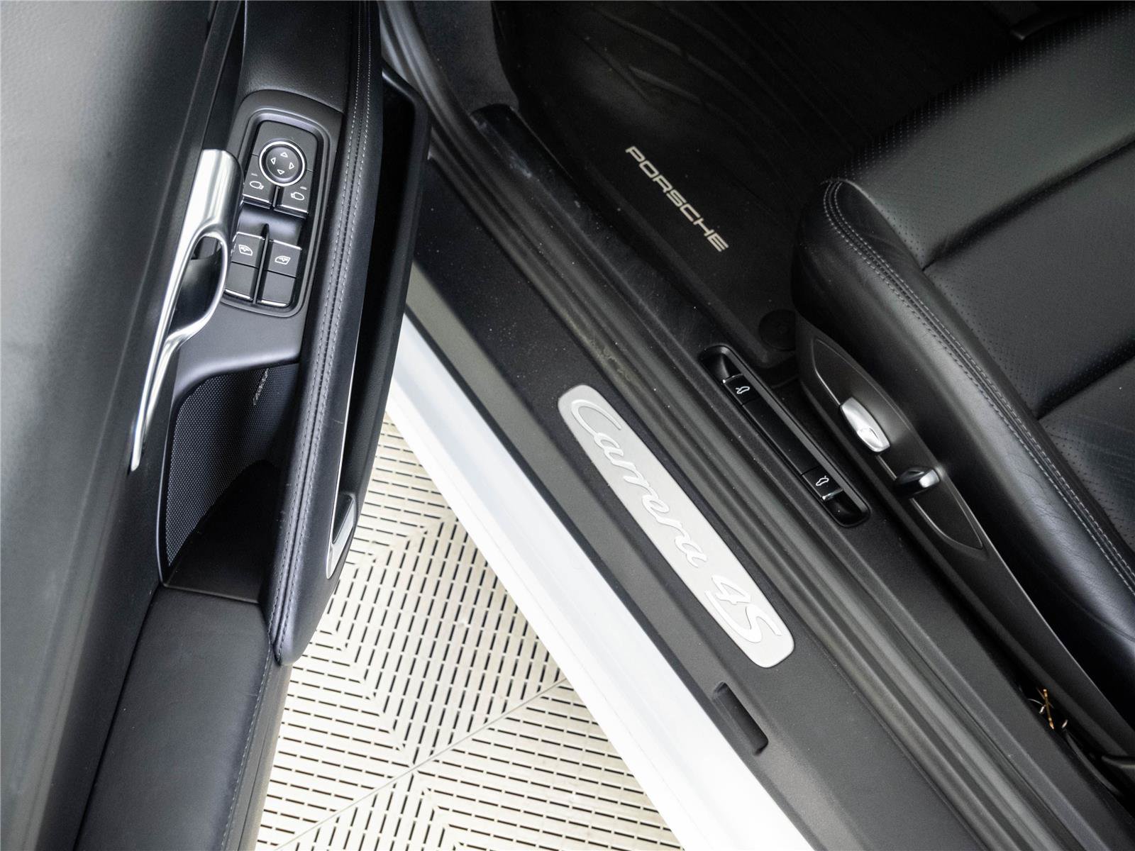 Certified 2017 Porsche 911 Carrera 4S AWD/4WD image 8
