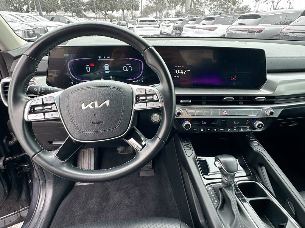 Used 2025 Kia Telluride S FWD image 12