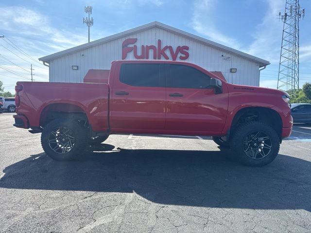 Used 2022 Chevrolet Silverado 1500 Custom w/ LPO, Dark Essentials Package AWD/4WD image 2