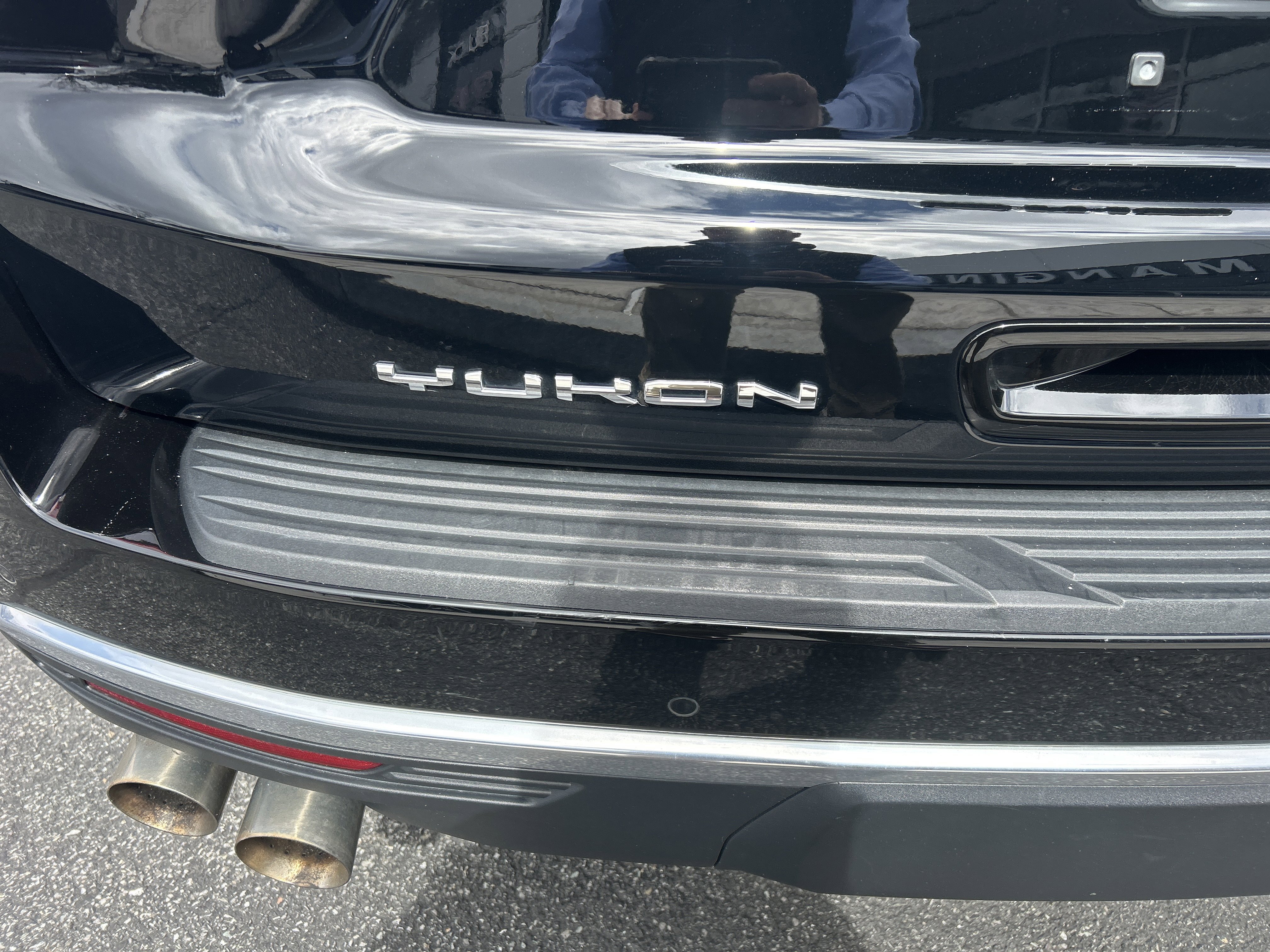 Used 2021 GMC Yukon Denali w/ Denali Premium Package image 8