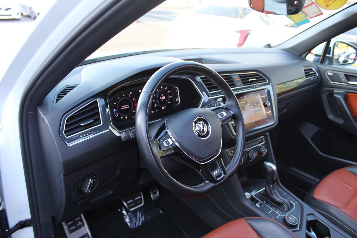 Used 2021 Volkswagen Tiguan SEL Premium R-Line w/ 3rd Row Seat Package AWD/4WD image 21