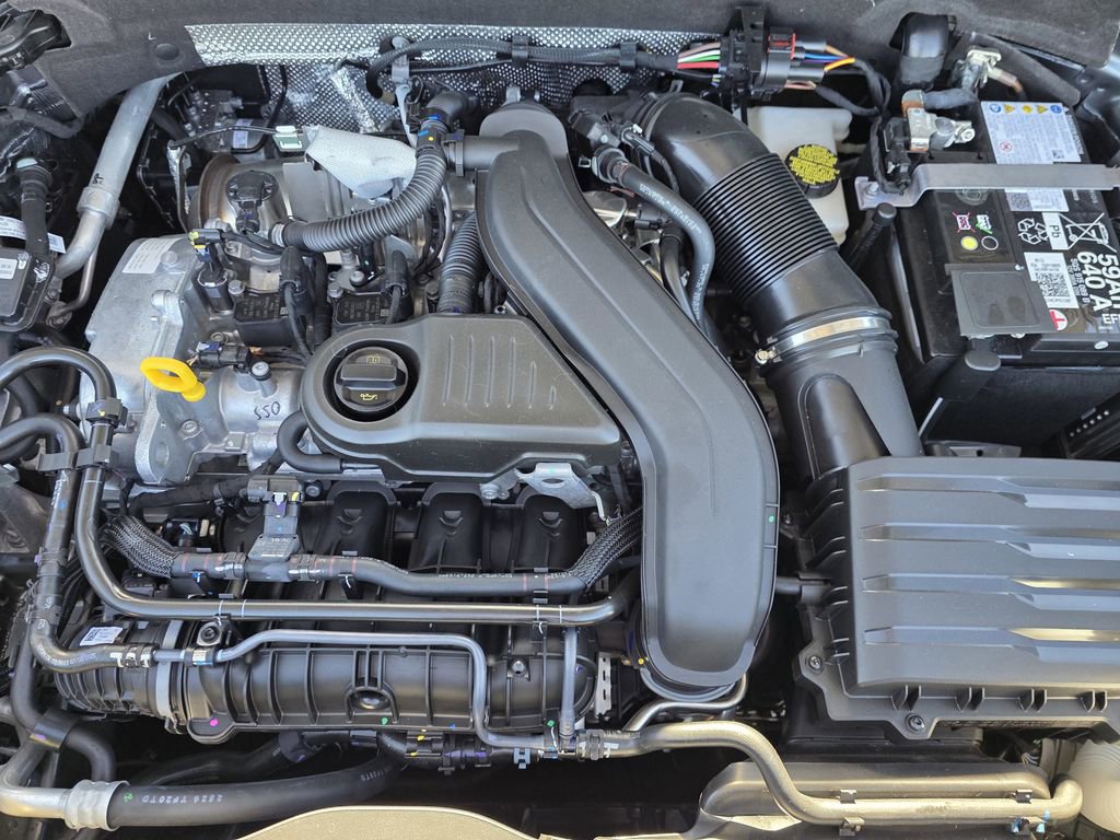 New 2026 Volkswagen Taos SE image 20