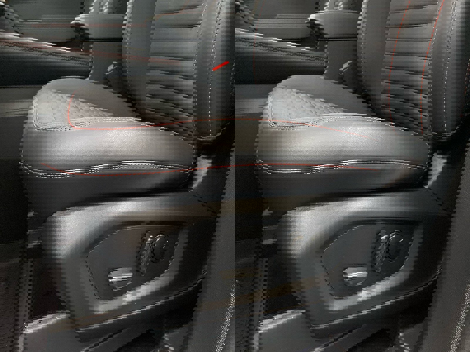 New 2026 Ford Explorer ST-Line w/ ST-Line Street Pack image 17