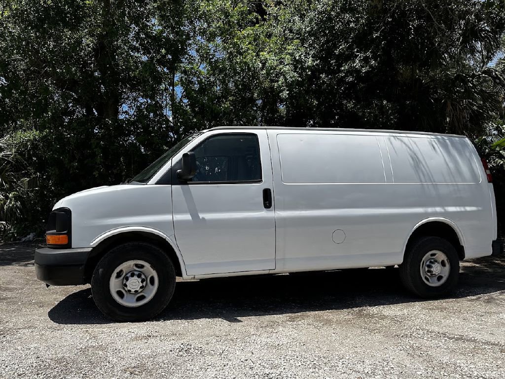 Used 2015 Chevrolet Express 2500 image 4