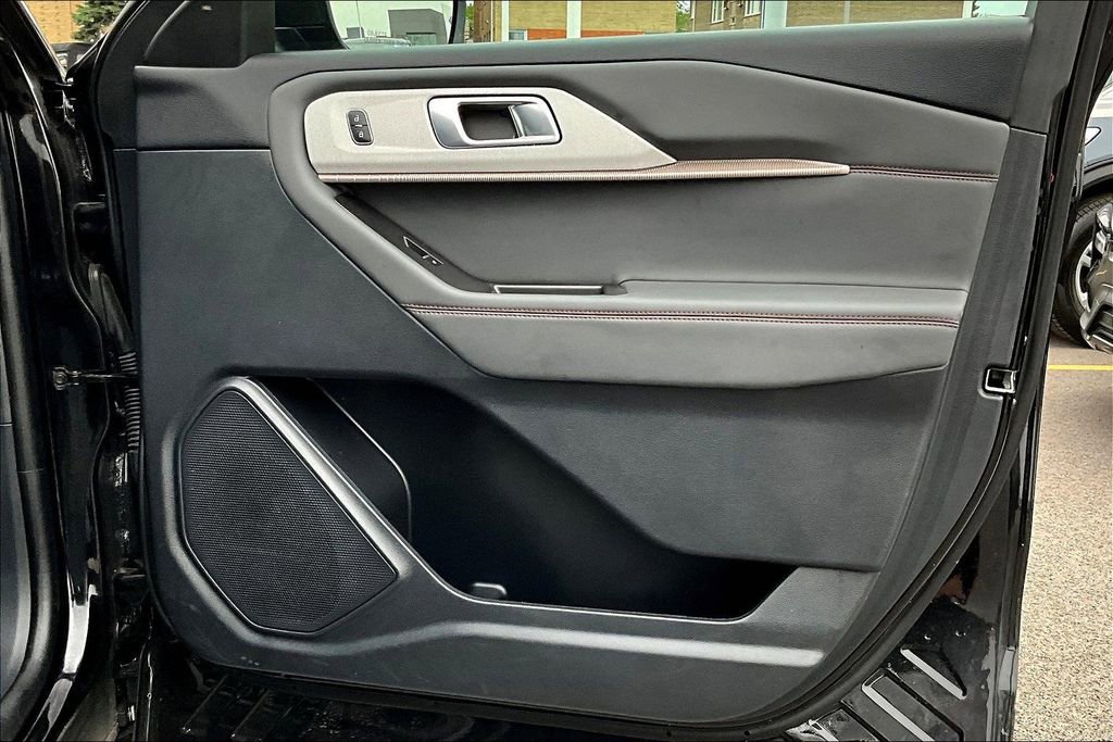 Certified 2025 Ford Explorer Active image 22
