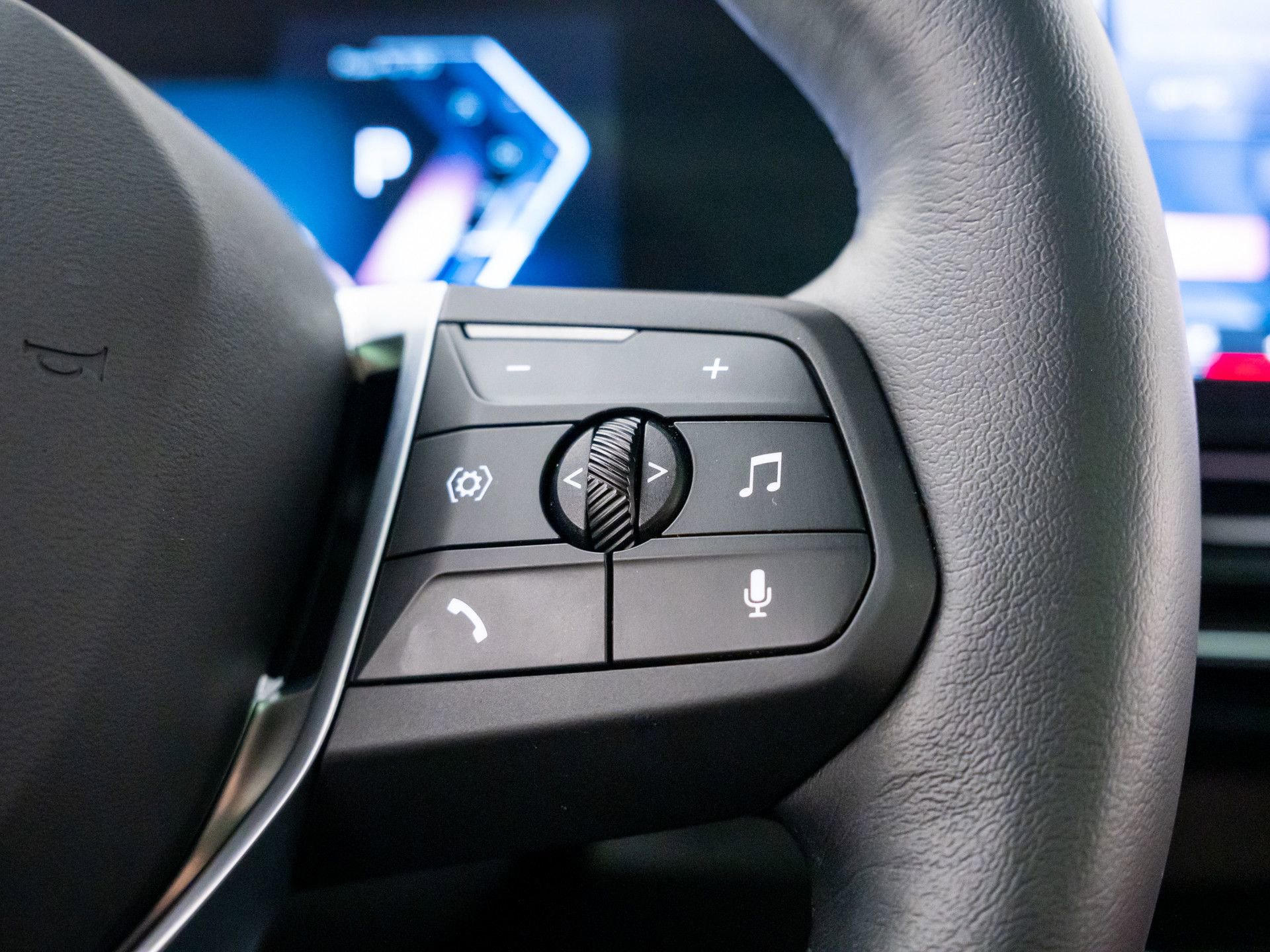 Certified 2025 BMW X2 xDrive28i image 34